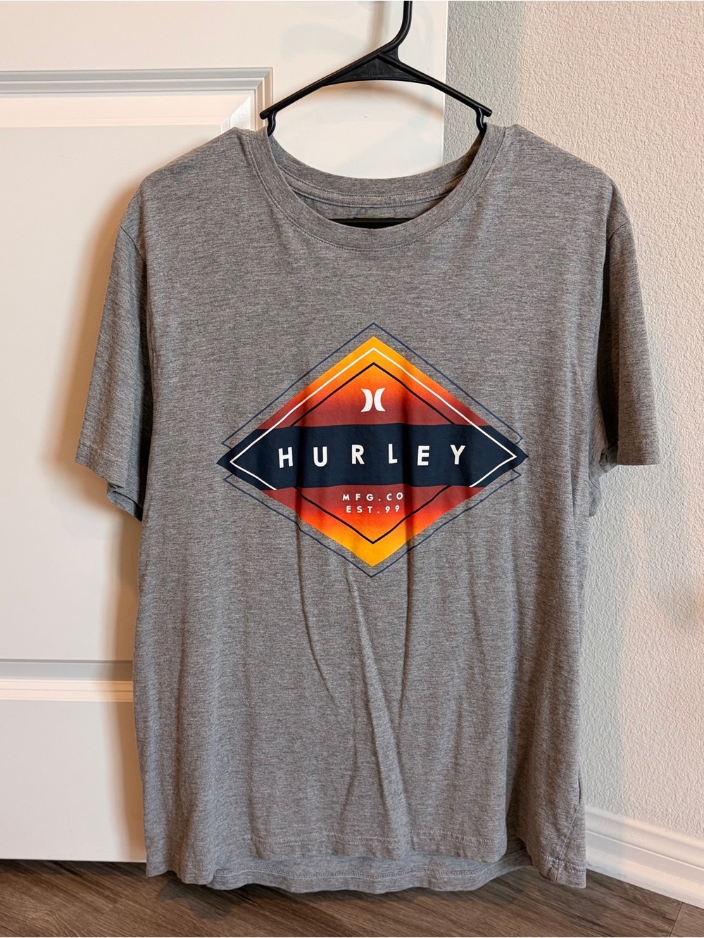 Hurley gray tshirt